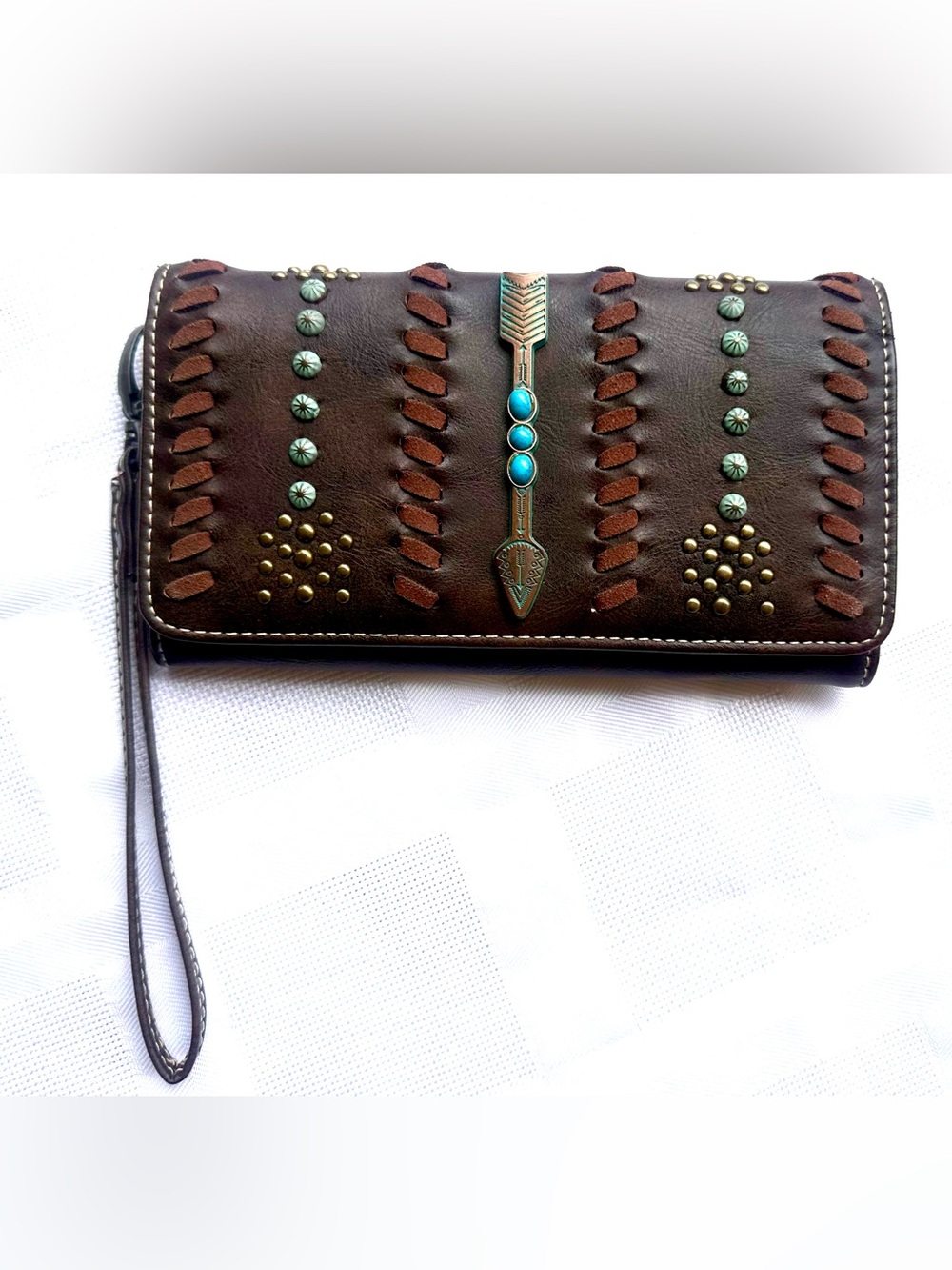 Montana WesternAztec Arrow Braided Turquoise Patina Stud Trifold Wristlet Wallet